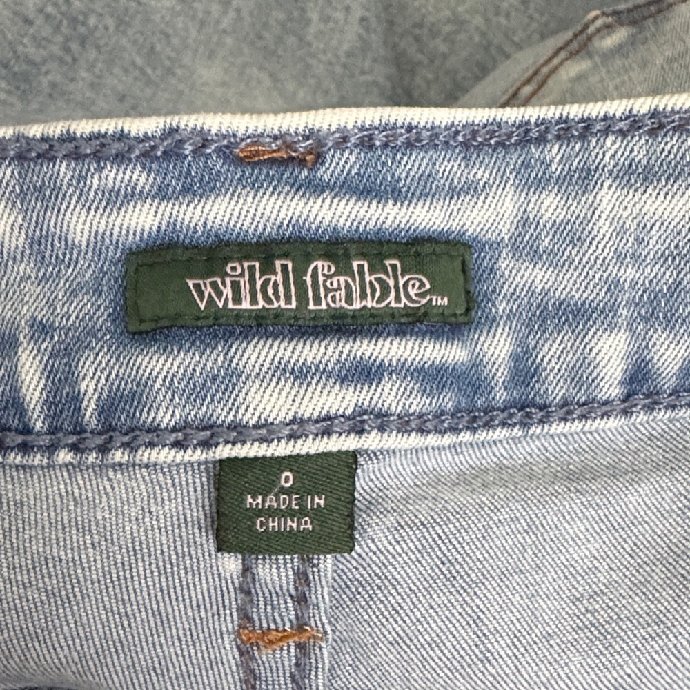Wild Fable Light Blue Button-Up Cropped Jeans - Picture 2 of 4